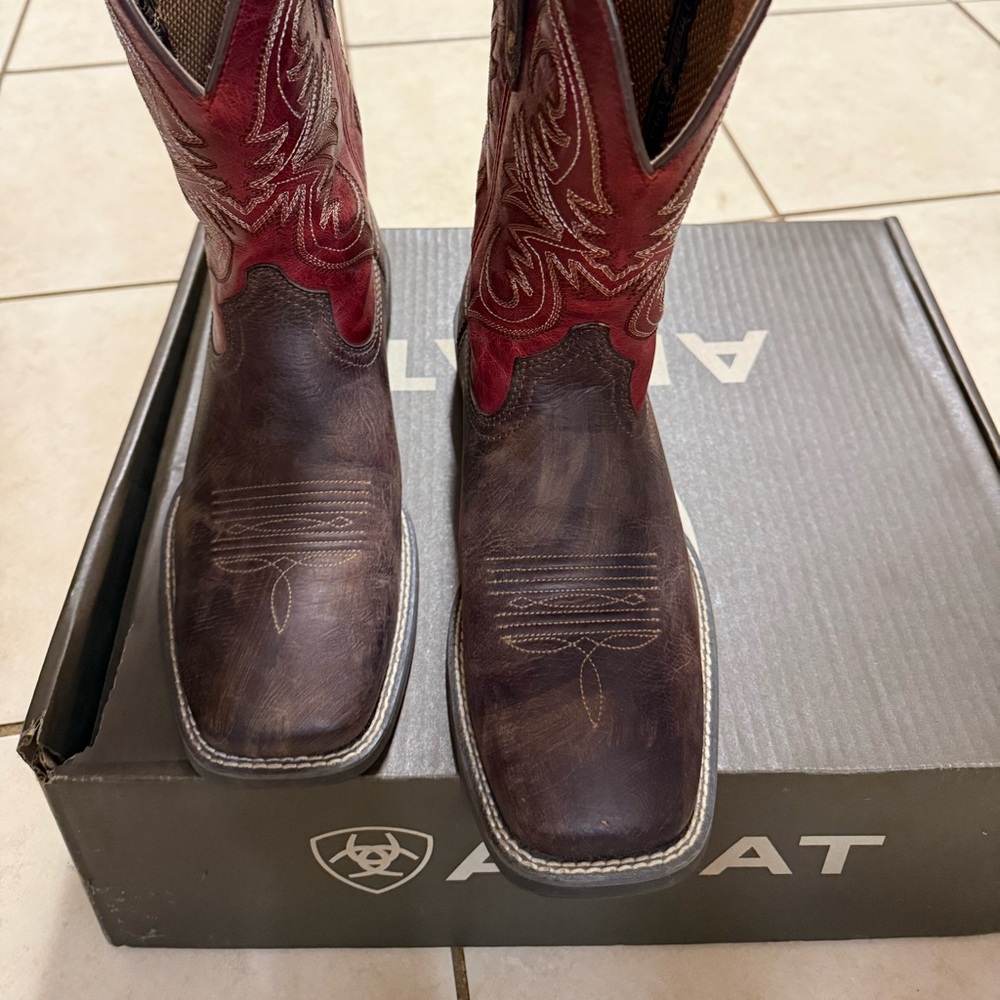 Ariat Men's Cowboy Boots - Brown and Red